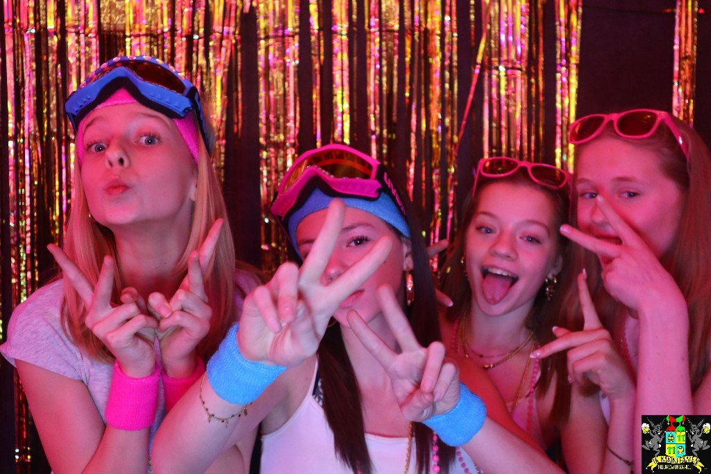 ../Images/Jeugd Opwarmbal Photobooth 248.jpg